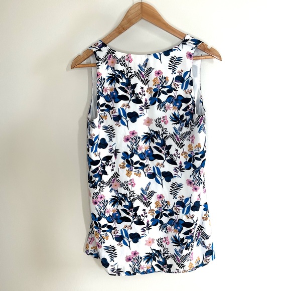 Camber and Grace Floral Tank Top - Picture 3 of 5